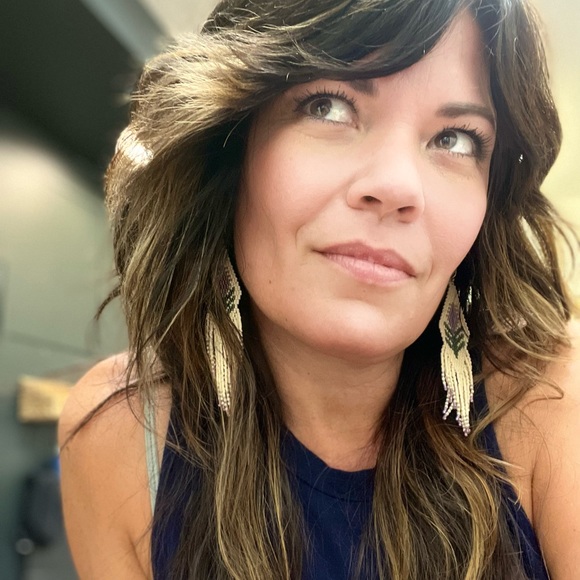 Profile Picture of Lori Kemp (@lorikemp77) on Poshmark