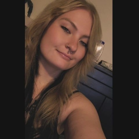 Profile Picture of Melodey Colcord (@colcordmel) on Poshmark