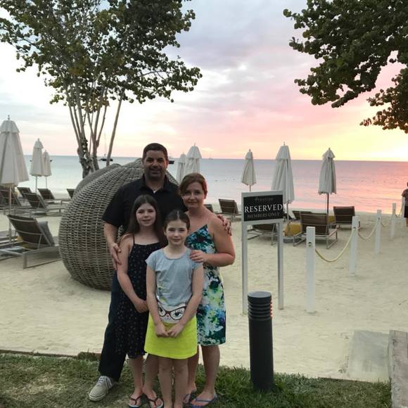 Profile Picture of Stephen Burns (@stephenburns677) on Poshmark