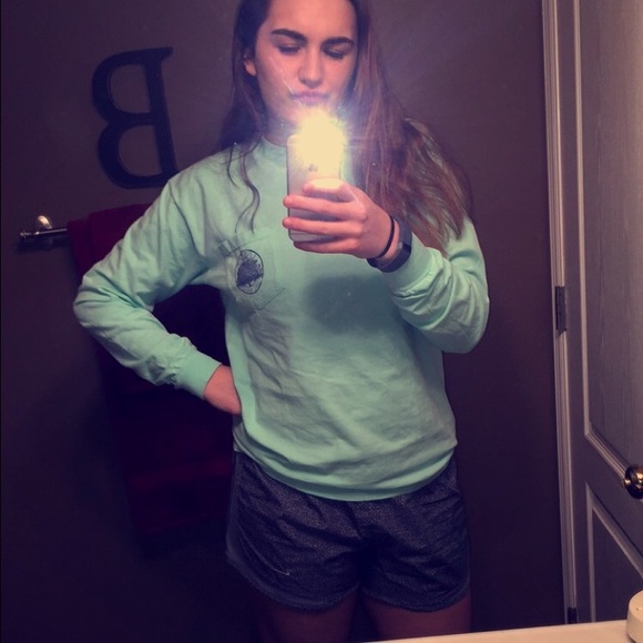 Profile Picture of Mia Bonacorsi (@mia_bonacorsi) on Poshmark