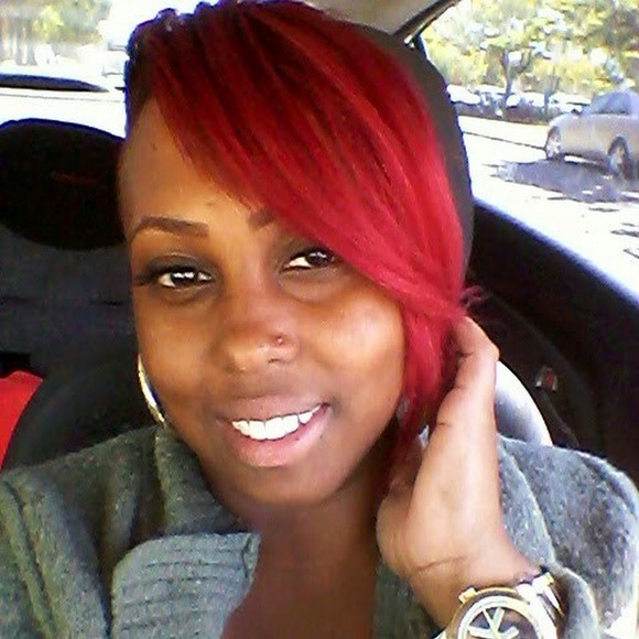 Profile Picture of Janielle Bianca (@jniellebianca) on Poshmark