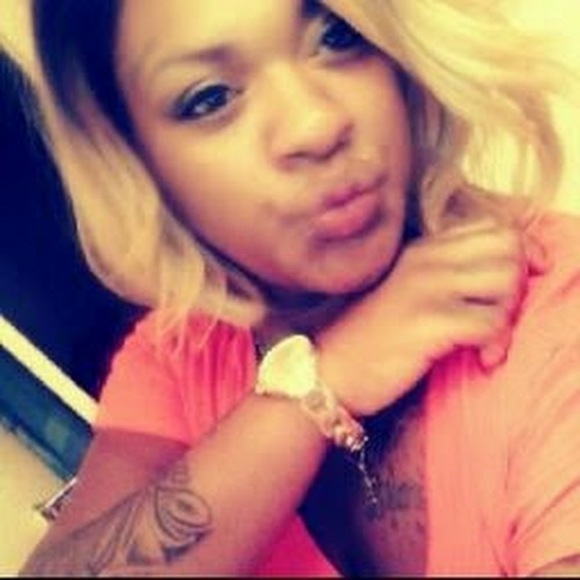 Profile Picture of Hazel King (@hazelortiz70) on Poshmark