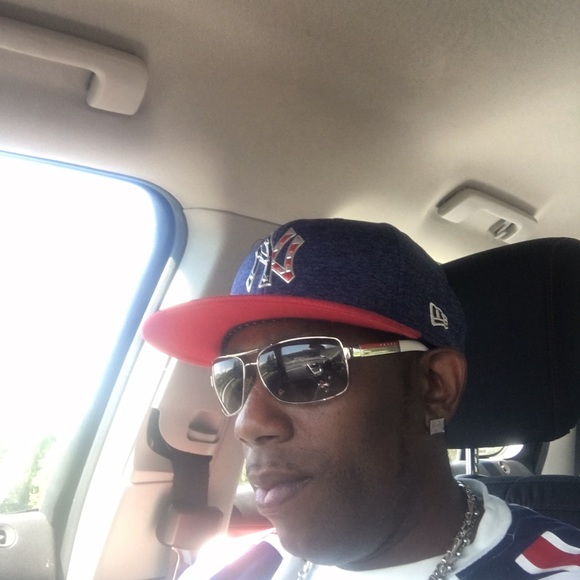 Profile Picture of Mark Howard (@chizfon) on Poshmark