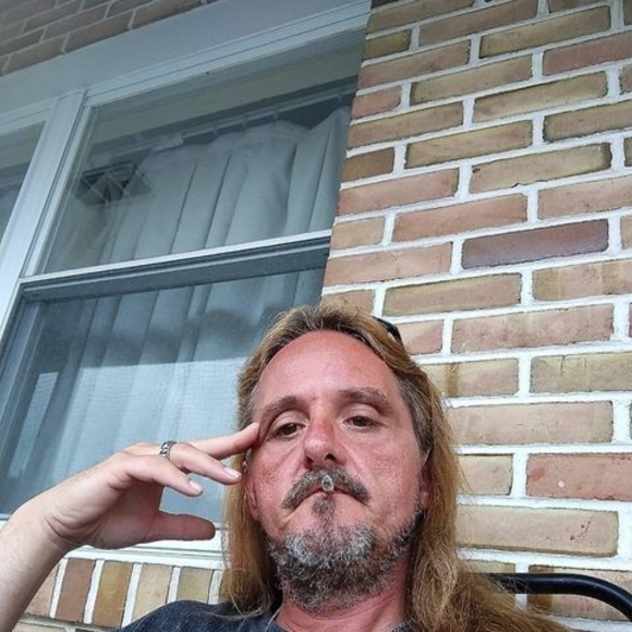 Profile Picture of Bruce Larson (@brucelarson624) on Poshmark