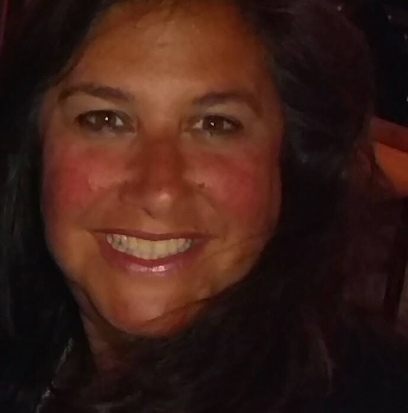 Profile Picture of Ali Chivily (@ac99999) on Poshmark