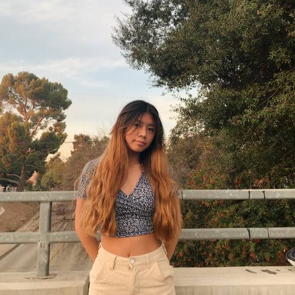 Profile Picture of Myreene Rischelle (@myreener) on Poshmark