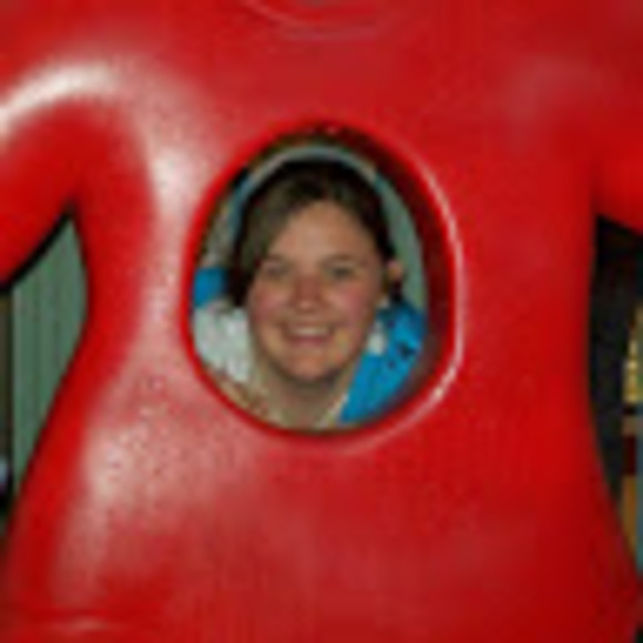 Profile Picture of Bailey Terry (@bterry565) on Poshmark