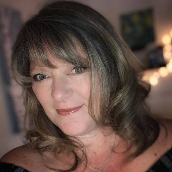 Profile Picture of Claire Grindall (@cgrindall) on Poshmark