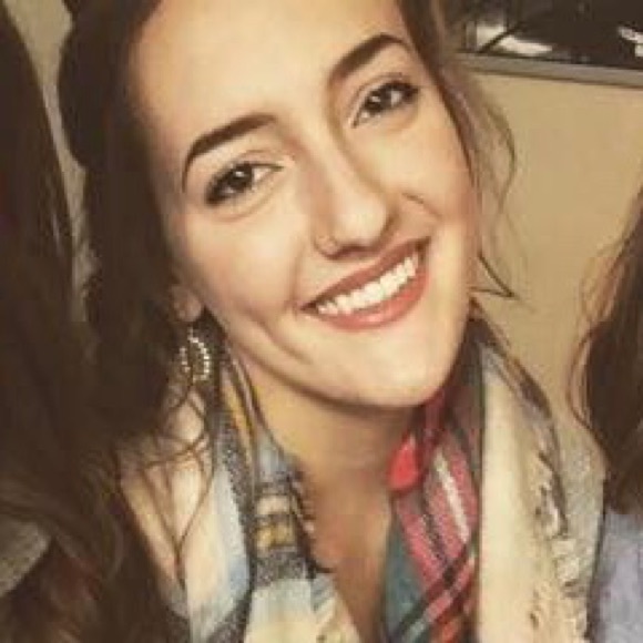 Profile Picture of Megan Rathmell (@meganrathmell) on Poshmark