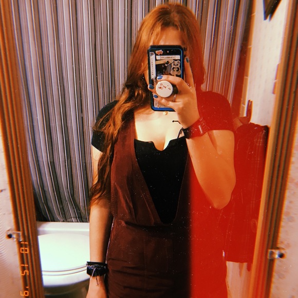 Profile Picture of Isabel Govea (@isabelgovea1) on Poshmark