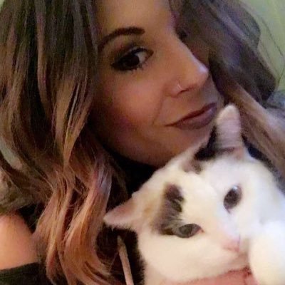 Profile Picture of Lorin Thompson (@Lorinnn18) on Twitter