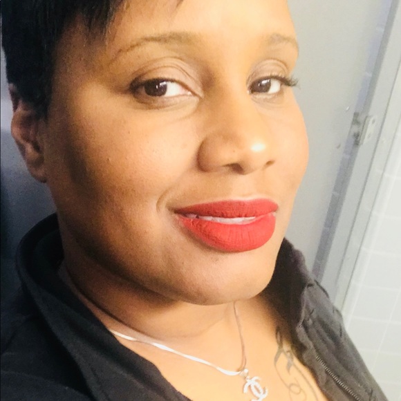 Profile Picture of Sylvia Graham (@sylviagraham) on Poshmark