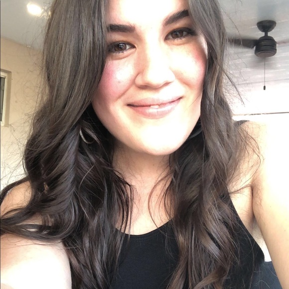 Kristen Junco - Poshmark Profile Picture of Kristen Junco (@kristenjunco) on Poshmark