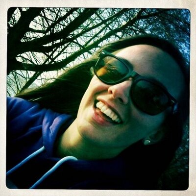 Profile Picture of Monique Long (@monique_long) on Twitter