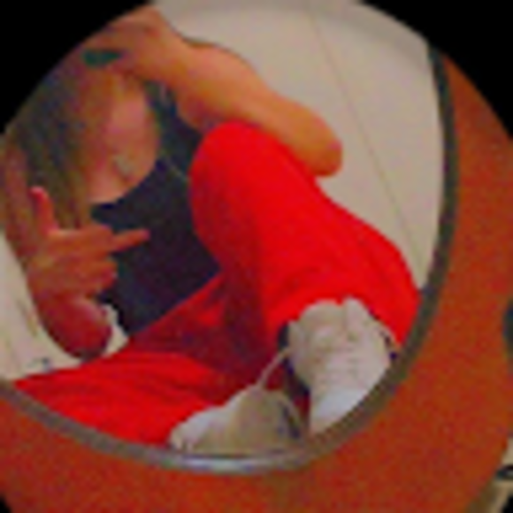 Profile Picture of Alyssa Crespin (@alyssacrespin) on Poshmark