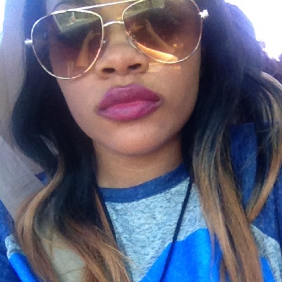 Profile Picture of Solimar Darien (@mars51) on Poshmark