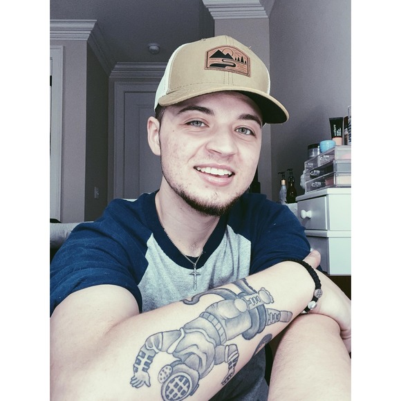 Profile Picture of Sage Ohlenforst (@sohlenforst) on Poshmark