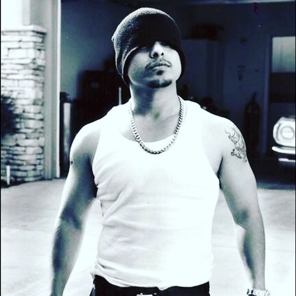 Profile Picture of Rupert Cadena (@rcadena79) on Poshmark