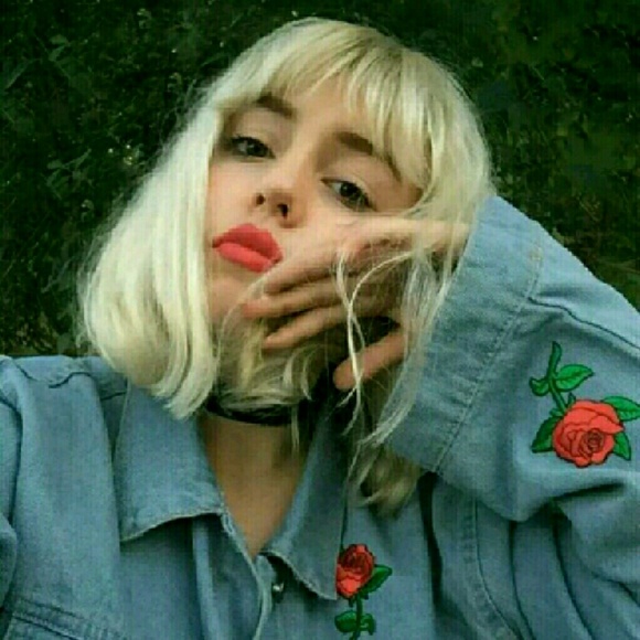 Profile Picture of Alex Poon (@allexnoabg124) on Poshmark
