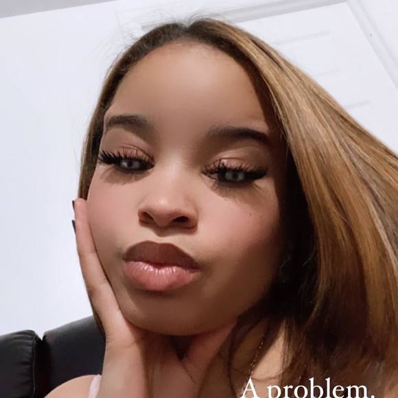 Jasmin Lora - Poshmark Profile Picture of Jasmin Lora (@jaslopena) on Poshmark