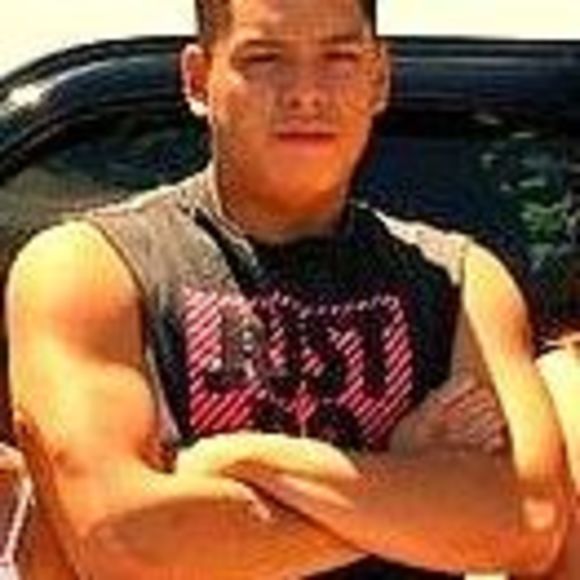 Profile Picture of Kristian Amponin (@kamponin) on Poshmark