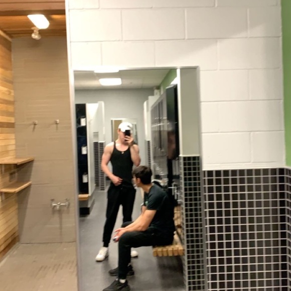 Profile Picture of Eddie Kostyalik (@eddiekostyalik) on Poshmark