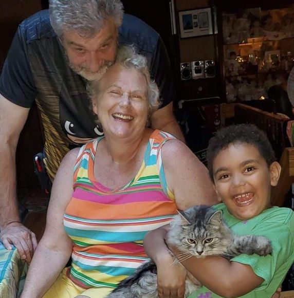 Profile Picture of Alice Hunter (@alice_hunter) on Poshmark