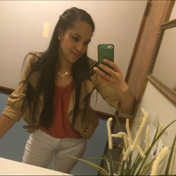 Profile Picture of Adriana Valerio (@avalerio8852) on Poshmark