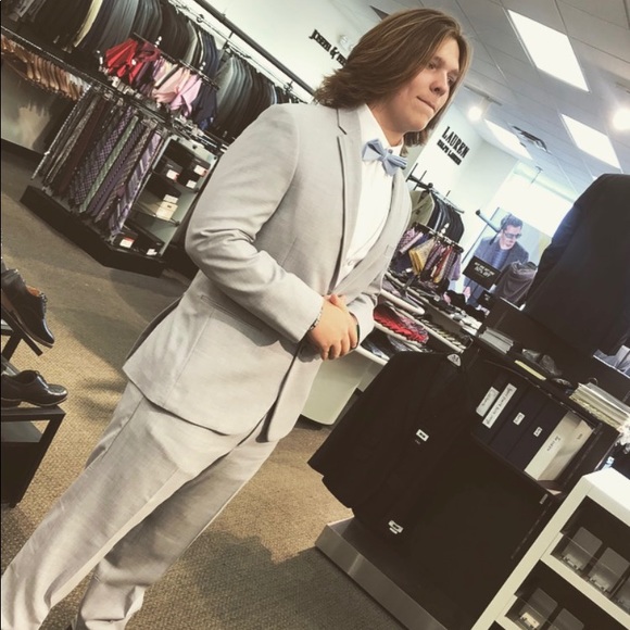 Profile Picture of Garrett Wallace (@garrettw28) on Poshmark