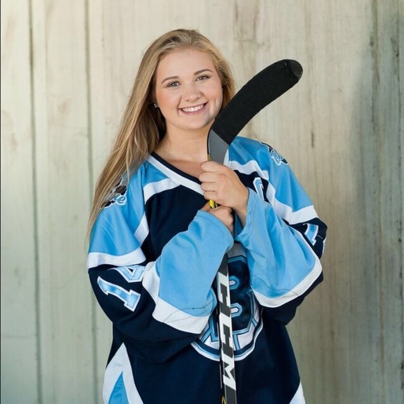 Profile Picture of Paige Beebe (@pnbeebe14) on Poshmark
