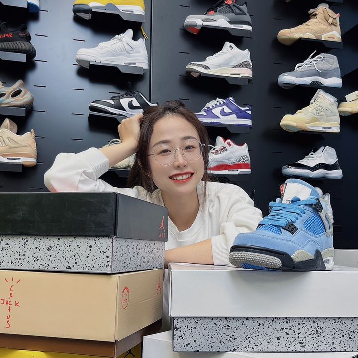 Profile Picture of Ambershoes (@ambershoes2) on Tiktok