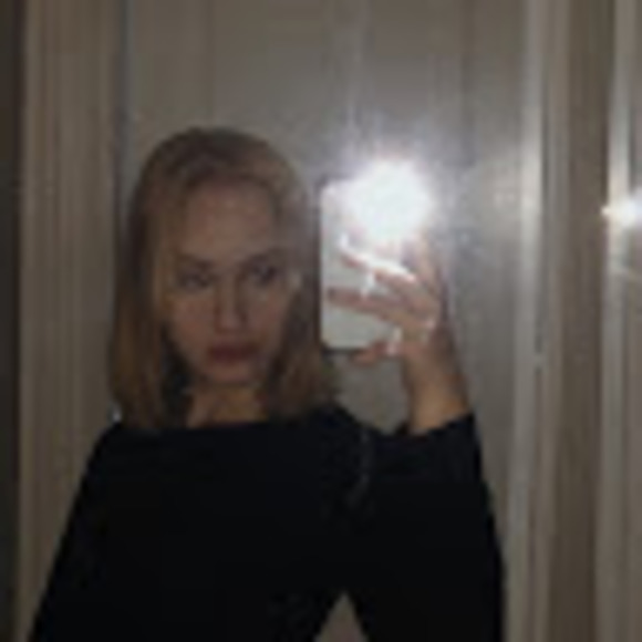 Profile Picture of Kate Macfadyen (@katemacfadyenn) on Poshmark