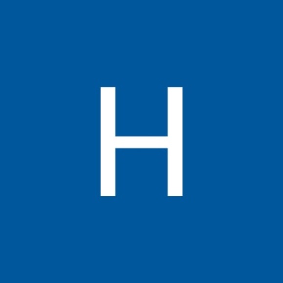 Profile Picture of Healey Benari (@healeybenari) on Poshmark
