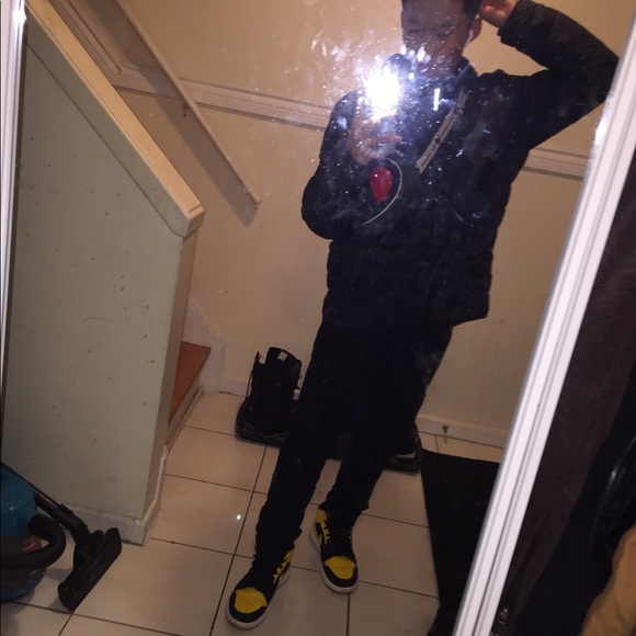Profile Picture of Tyrone Bitel (@tjbitel) on Poshmark