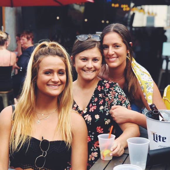 Profile Picture of Toni Laneve (@bballplyrgirl) on Poshmark