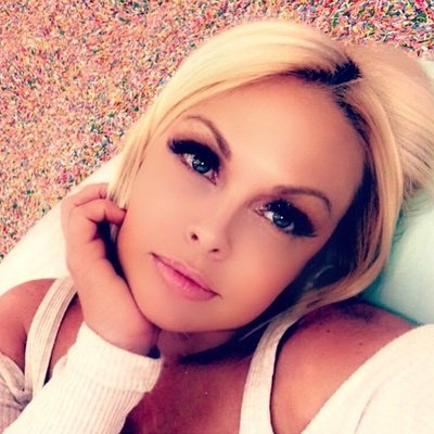 Profile Picture of Anabella James (@AnabellaJames8) on Twitter