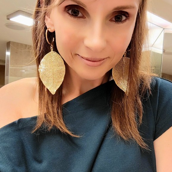 Profile Picture of Nicola Evans (@nicolaevans) on Poshmark