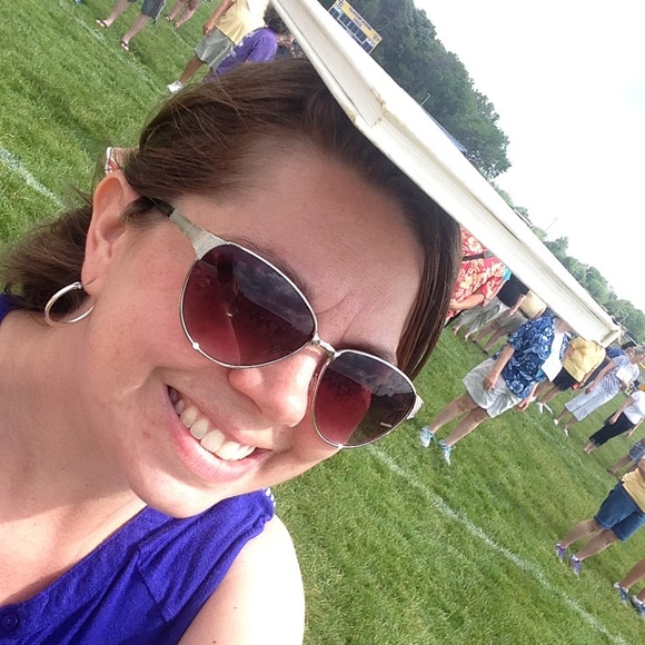 Profile Picture of Stacy Blanton (@sblanton05) on Poshmark