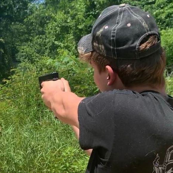 Profile Picture of Tyler Bessette (@tylerbessette) on Poshmark