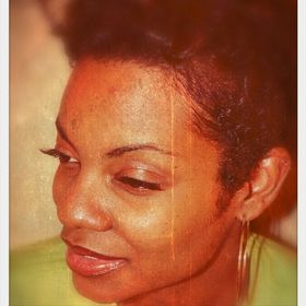 Profile Picture of Lynnette Holmes (@lynnetteonline) on Pinterest