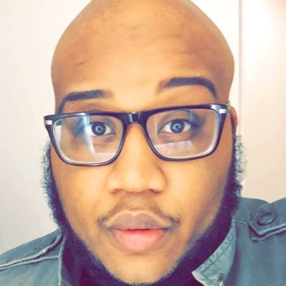 Profile Picture of Darrell Hugh (@darrellhugh) on Poshmark
