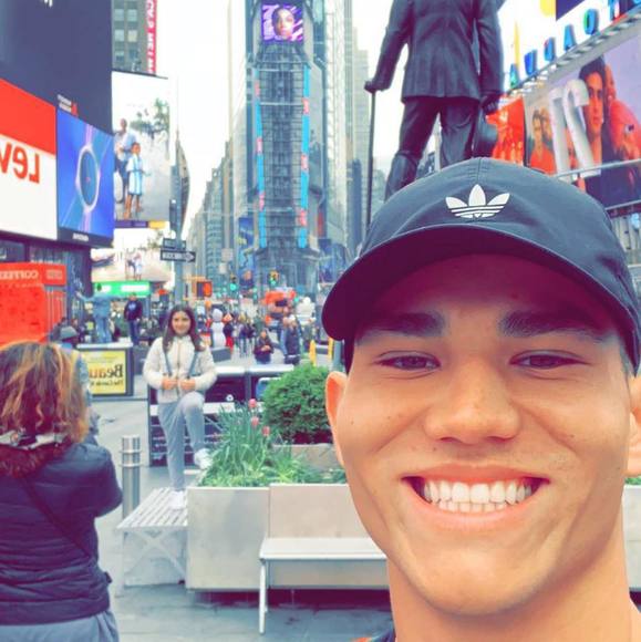 Profile Picture of Devin Moeller (@devmoeller) on Poshmark