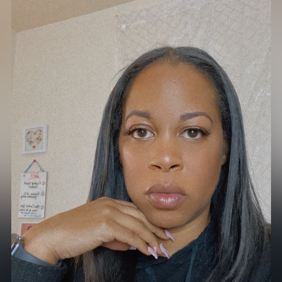 Profile Picture of Crystal Shay (@crystal_shay) on Poshmark