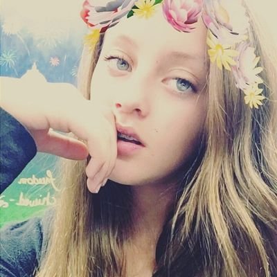 Profile Picture of Becky Schilling (@rks__xiii) on Twitter