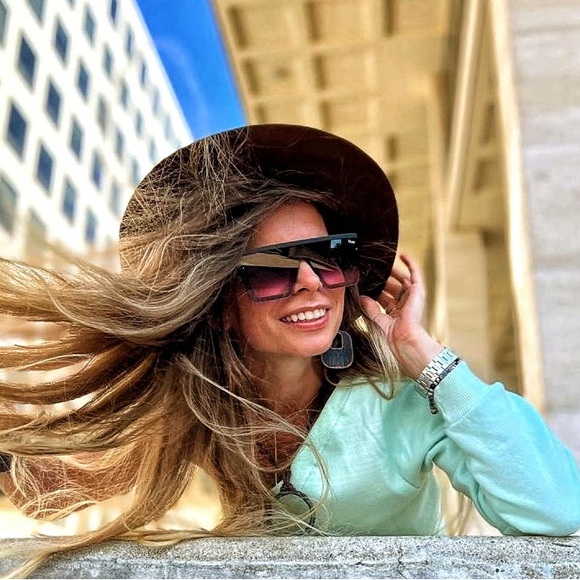 Profile Picture of Irina Kuznetsova (@divchina86) on Poshmark