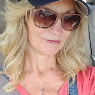 Profile Picture of Michelle SnellGrundhofer (@michelle.snellgrundhofer) on Facebook