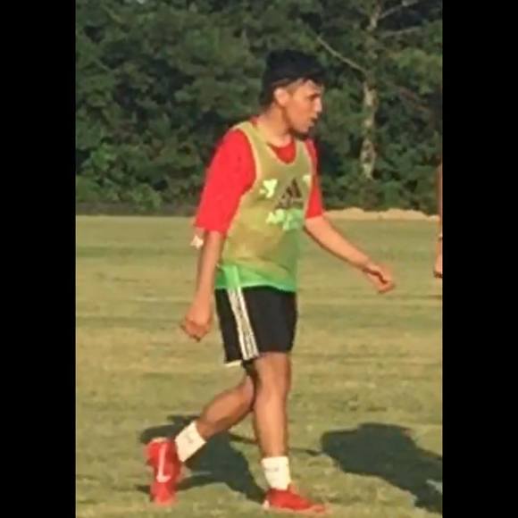 Profile Picture of Alex leonardo Chun (@alexchun45) on Poshmark