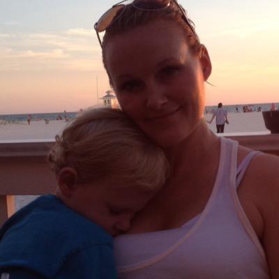 Profile Picture of Julia Abbott (@iceprincessjuls) on Twitter