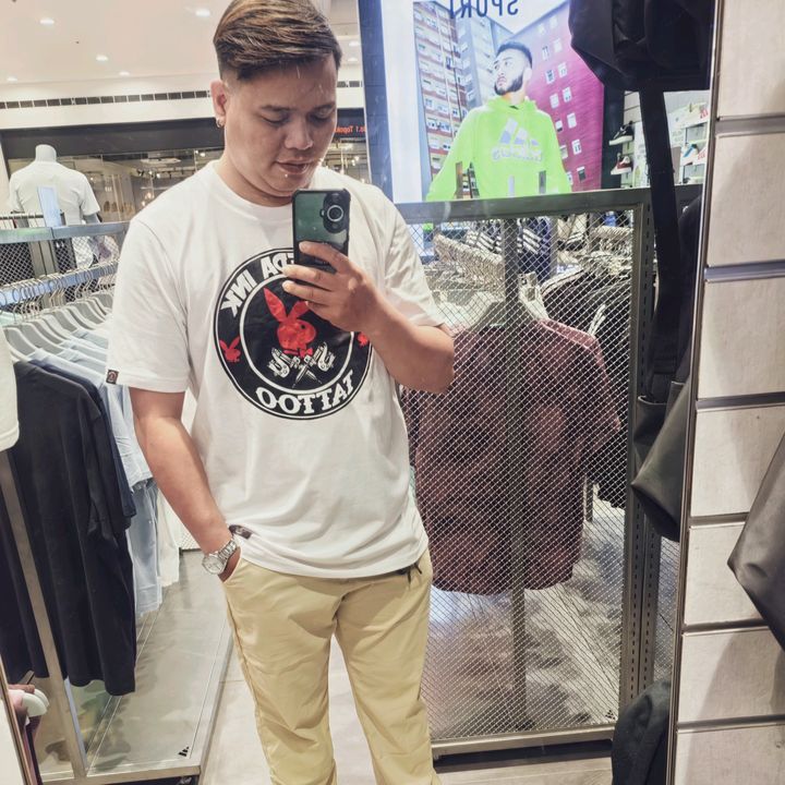 Profile Picture of neil (@neilbryan_21) on Tiktok