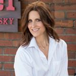 Profile Picture of Laura K Thornton (@laurakstyle) on Instagram